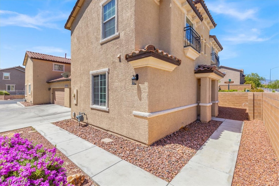 9860 Twilight Walk Avenue Property Photo 4