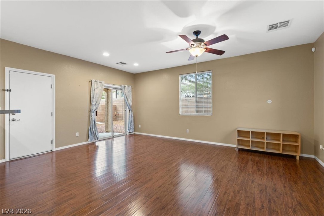 9860 Twilight Walk Avenue Property Photo 8