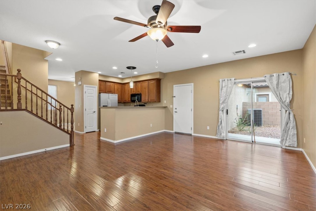 9860 Twilight Walk Avenue Property Photo 10