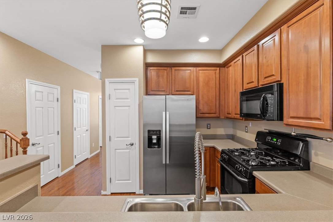 9860 Twilight Walk Avenue Property Photo 12