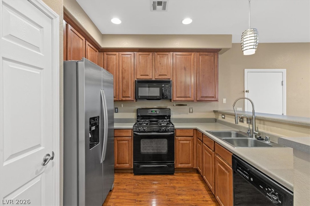 9860 Twilight Walk Avenue Property Photo 16