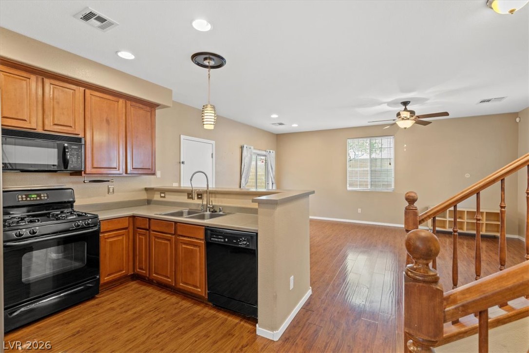 9860 Twilight Walk Avenue Property Photo 17