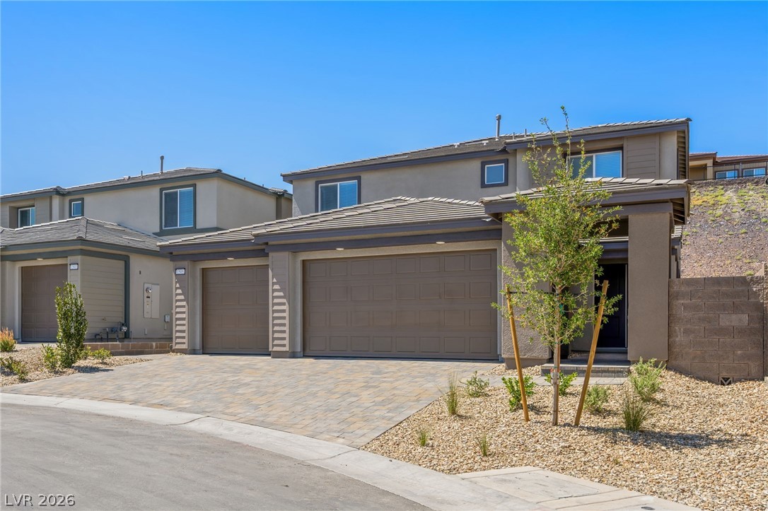 1505 Capri Cascades Court Property Photo 3