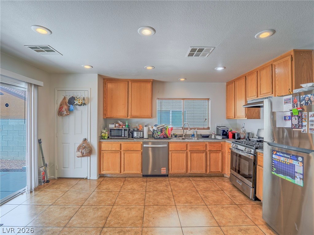 6581 Sunset Pines Street Property Photo 7