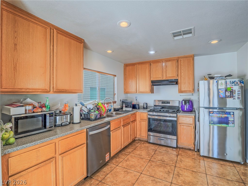 6581 Sunset Pines Street Property Photo 8