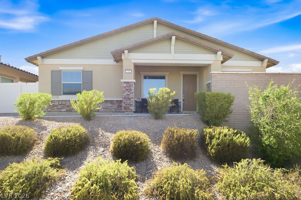 794 Charming Holly Street Property Photo 1