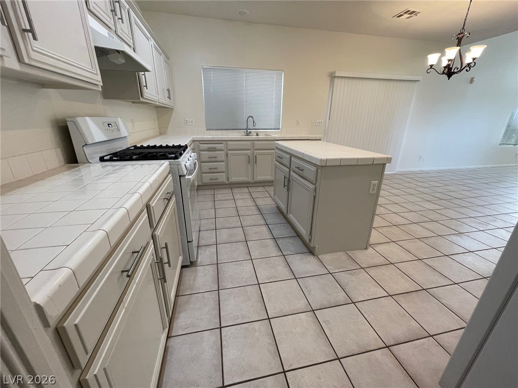 2025 Nightrider Drive Property Photo 5