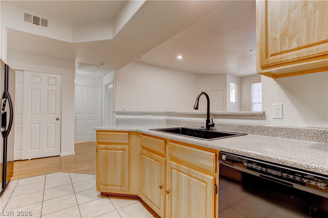 5855 Valley Drive 1077 Property Photo 10