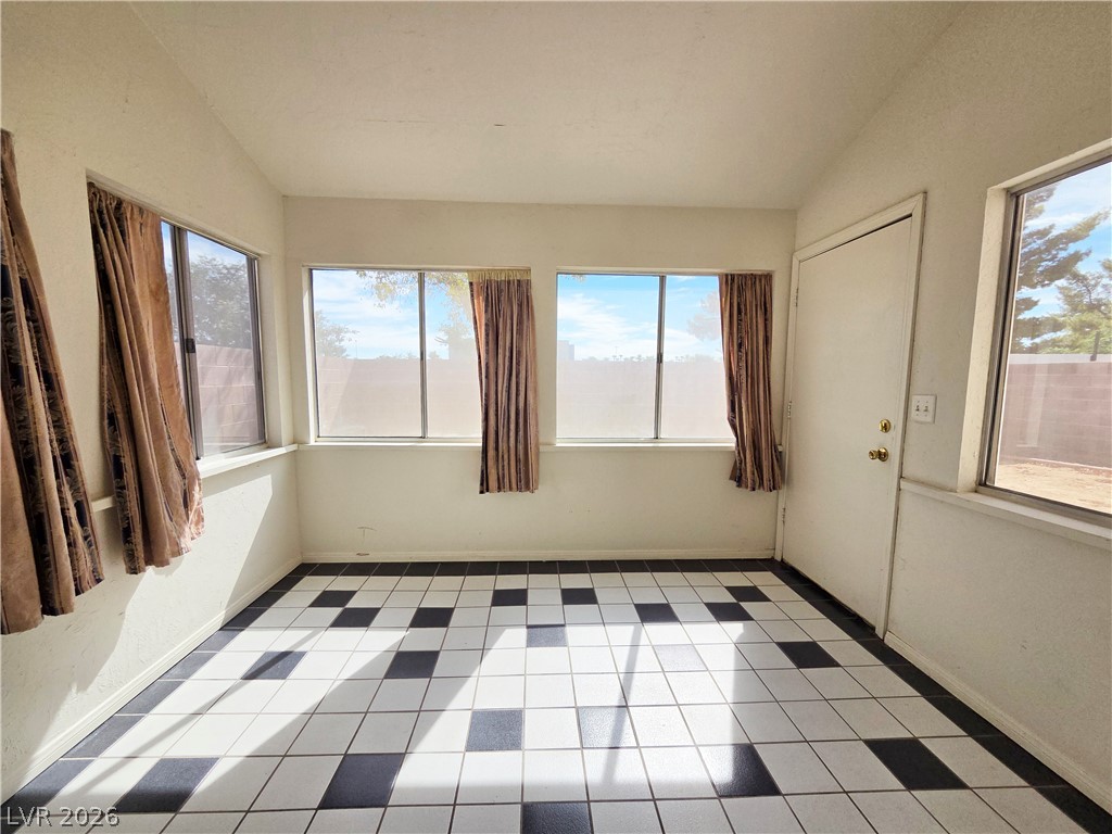 1724 Leaning Pine Way Property Photo 28