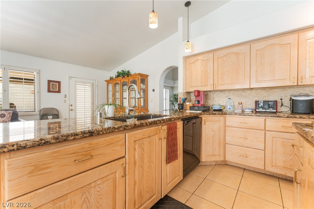 2305 Bear Valley Street Property Photo 17
