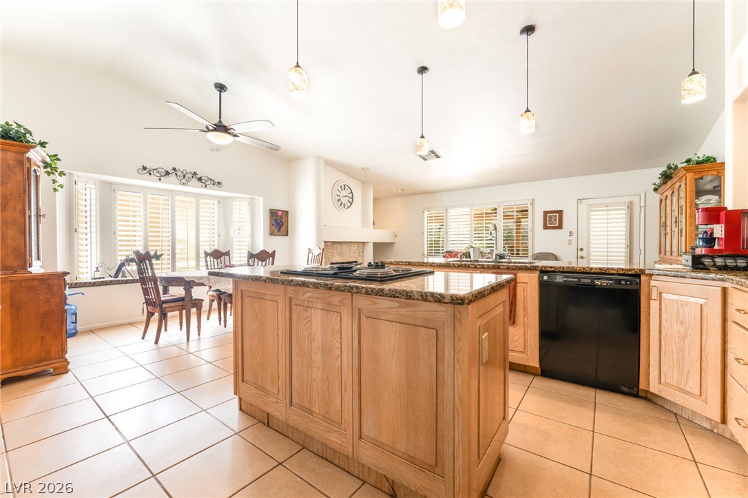 2305 Bear Valley Street Property Photo 19