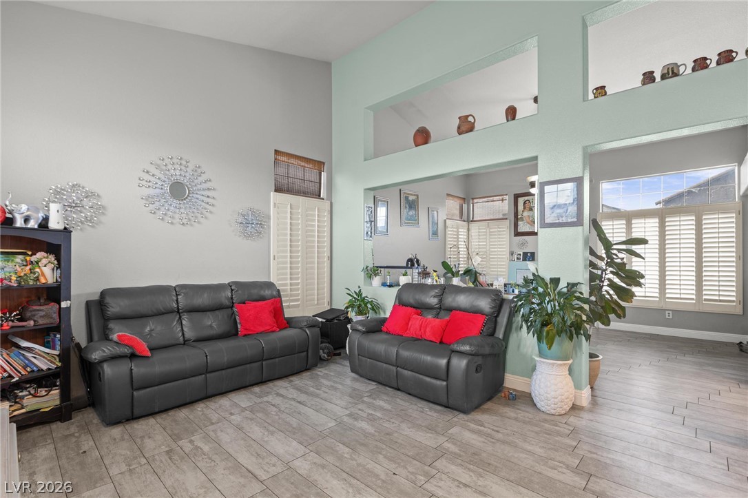 5024 Silhouette Avenue Property Photo 7