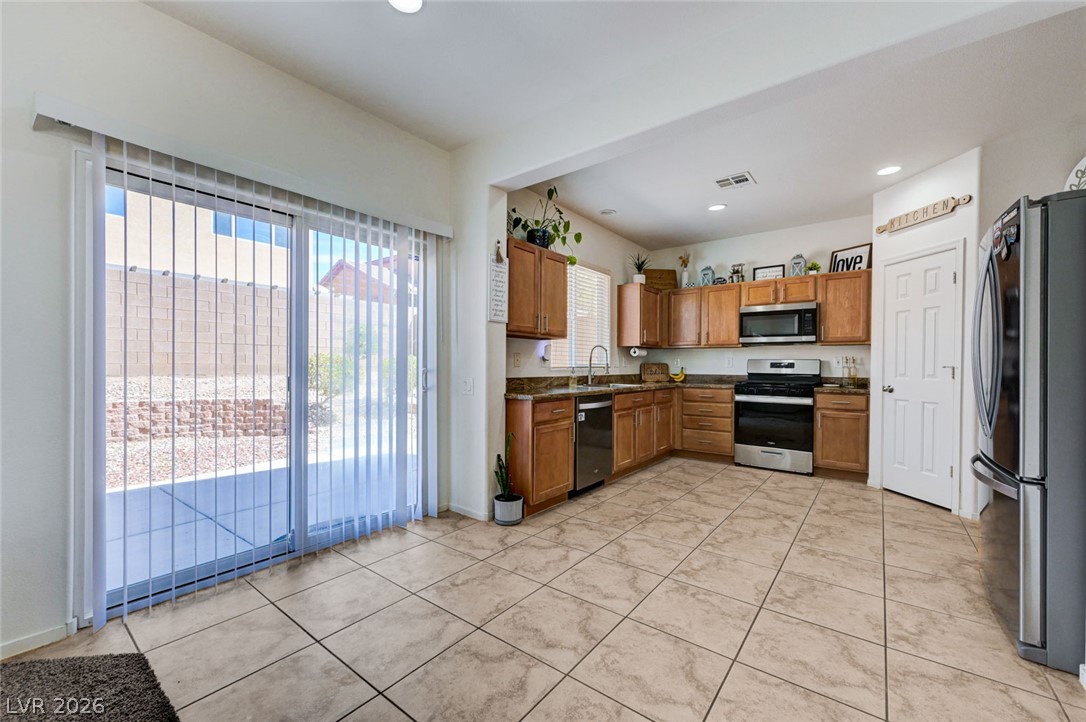 2884 Strathallan Avenue Property Photo 14