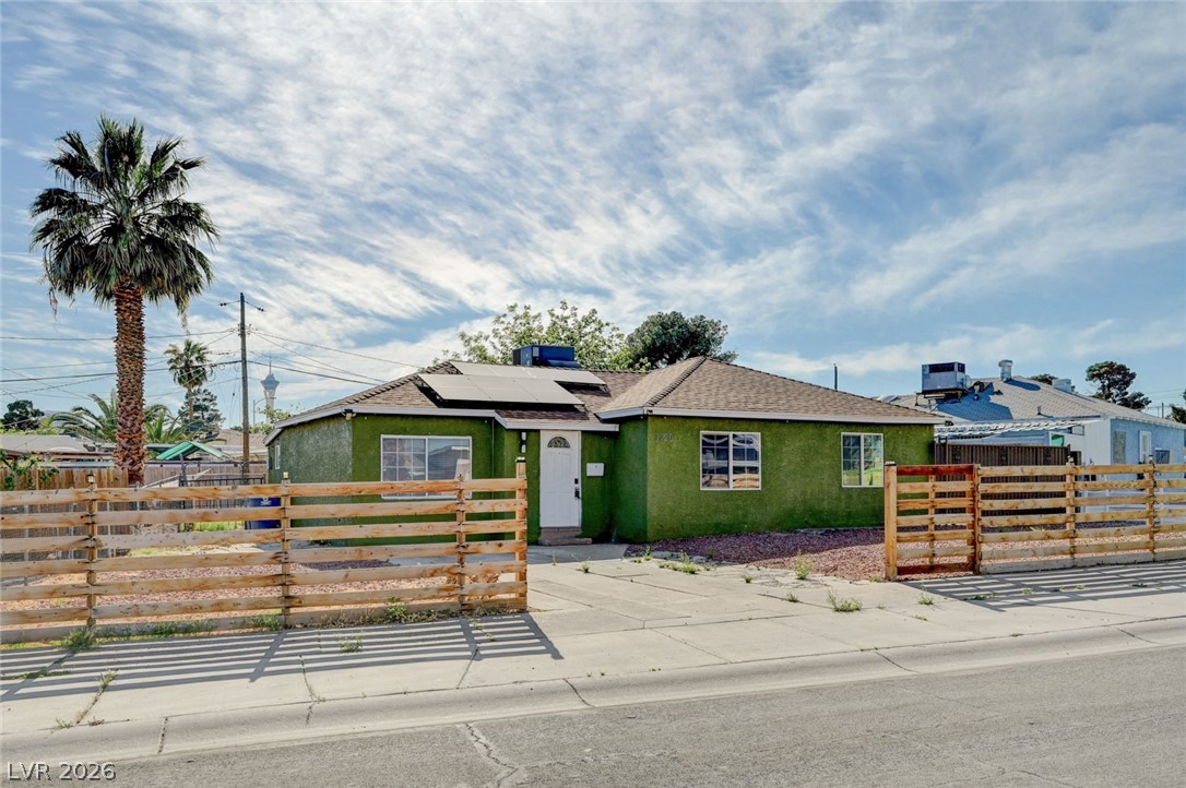 1720 East Carson Avenue Property Photo 3
