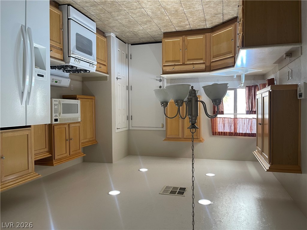 6145 Jutland Avenue Property Photo 8