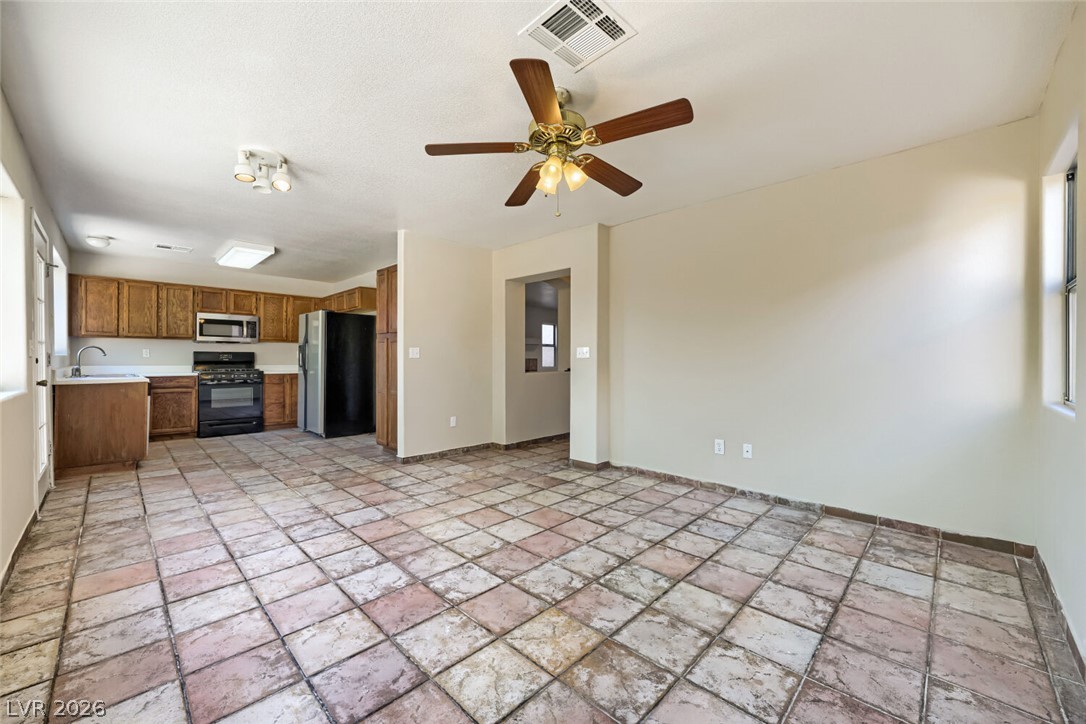 9304 Chilly Pond Avenue Property Photo 11