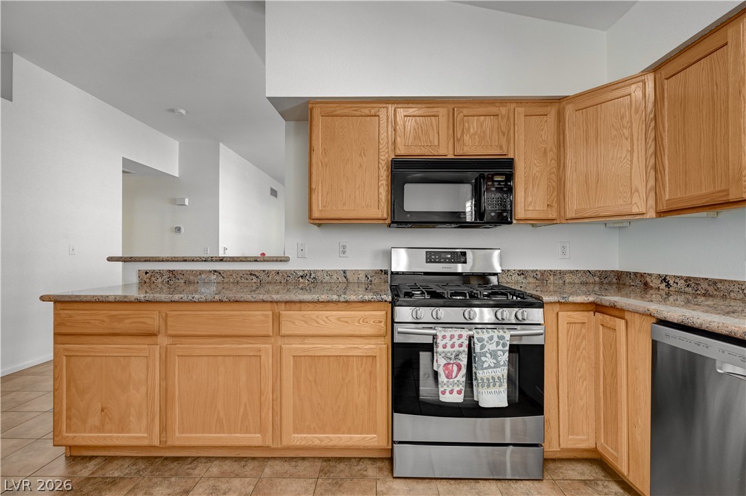 5001 Cedar Lawn Way Property Photo 4