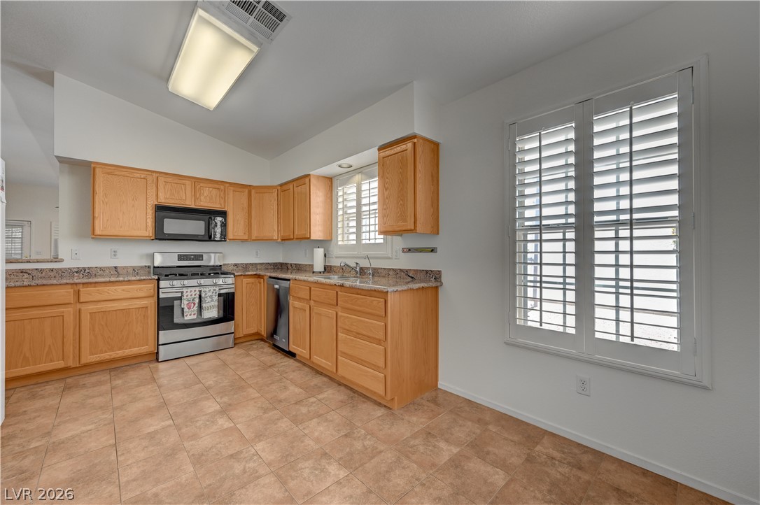 5001 Cedar Lawn Way Property Photo 12