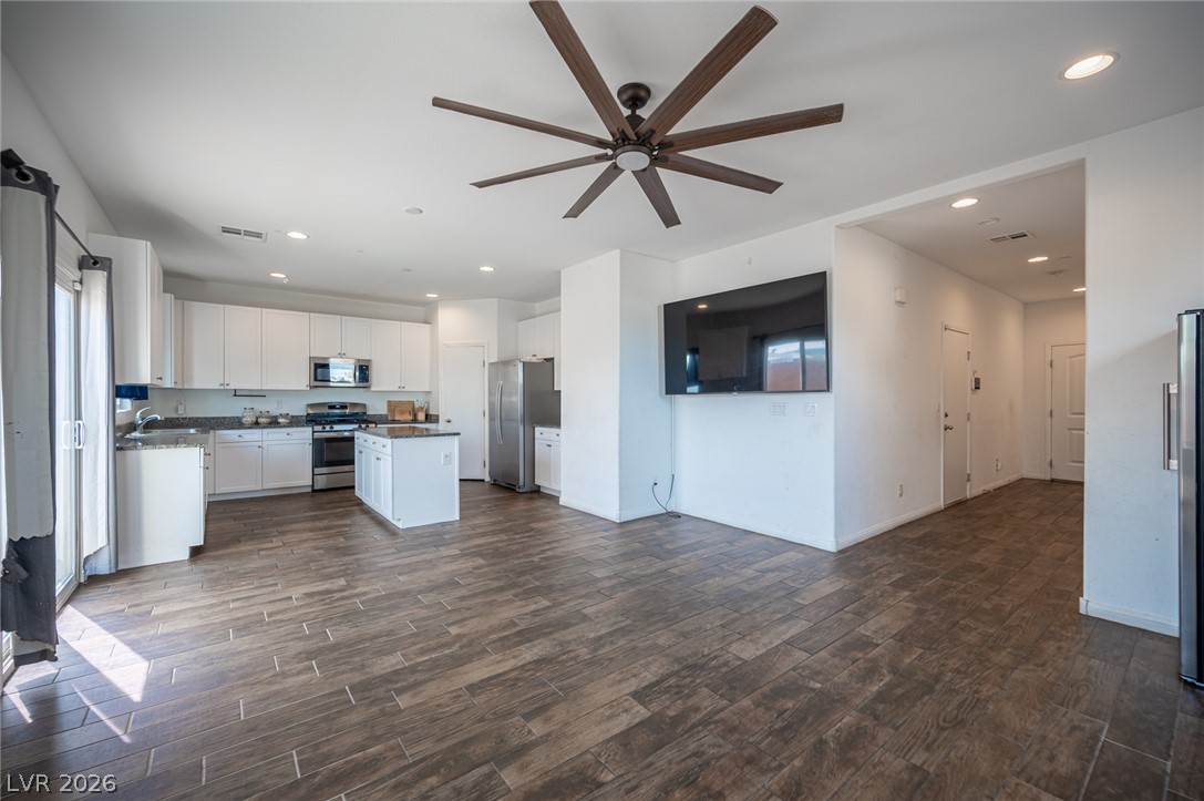 6030 Forest Archer Place Property Photo 3