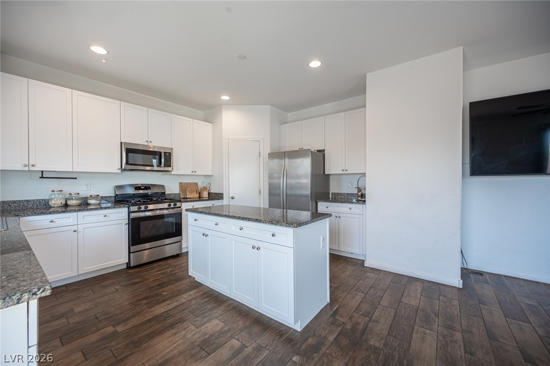 6030 Forest Archer Place Property Photo 10