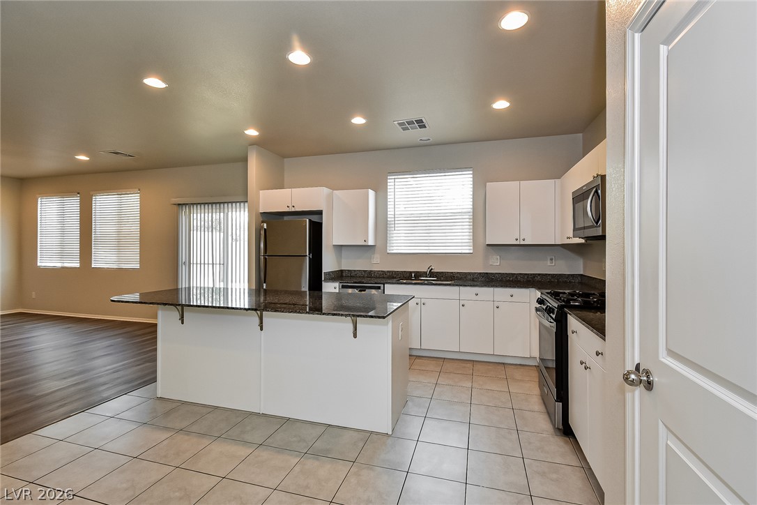 5726 Artesia Fountain Street Property Photo 8