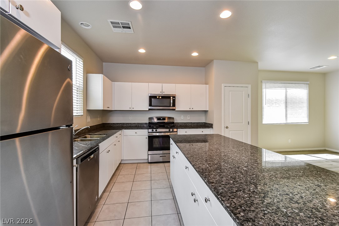 5726 Artesia Fountain Street Property Photo 10