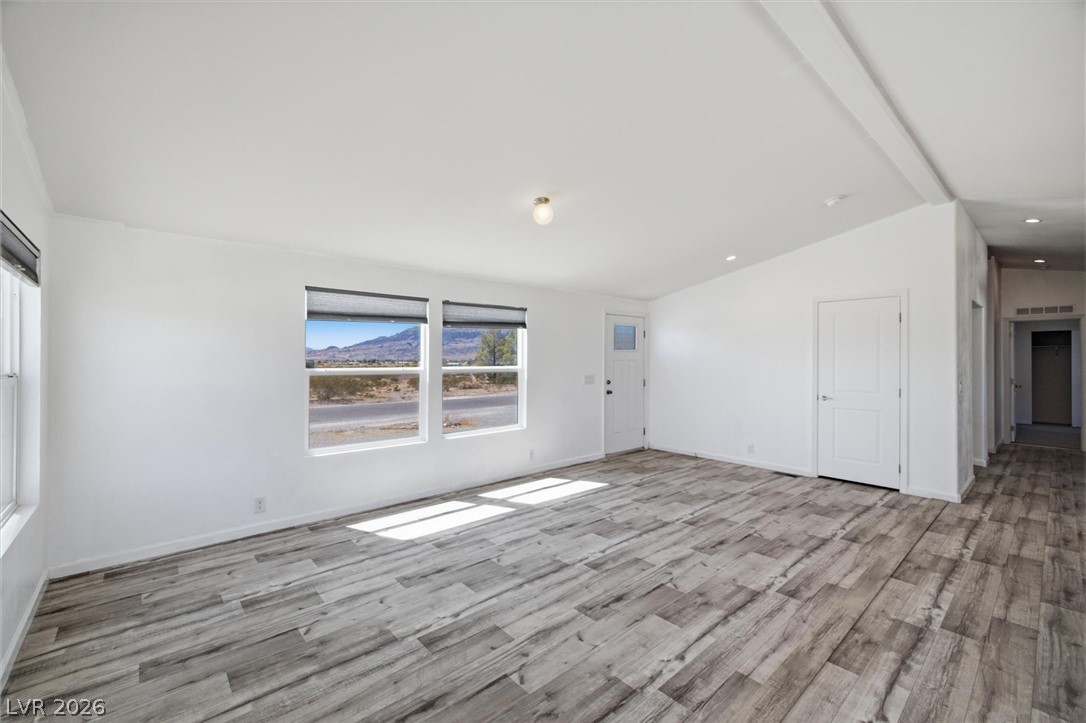 5361 Genoa Avenue Property Photo 6