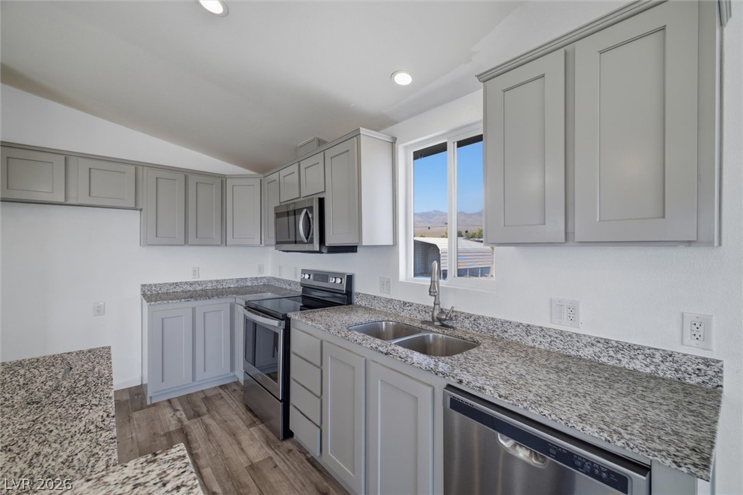 5361 Genoa Avenue Property Photo 11