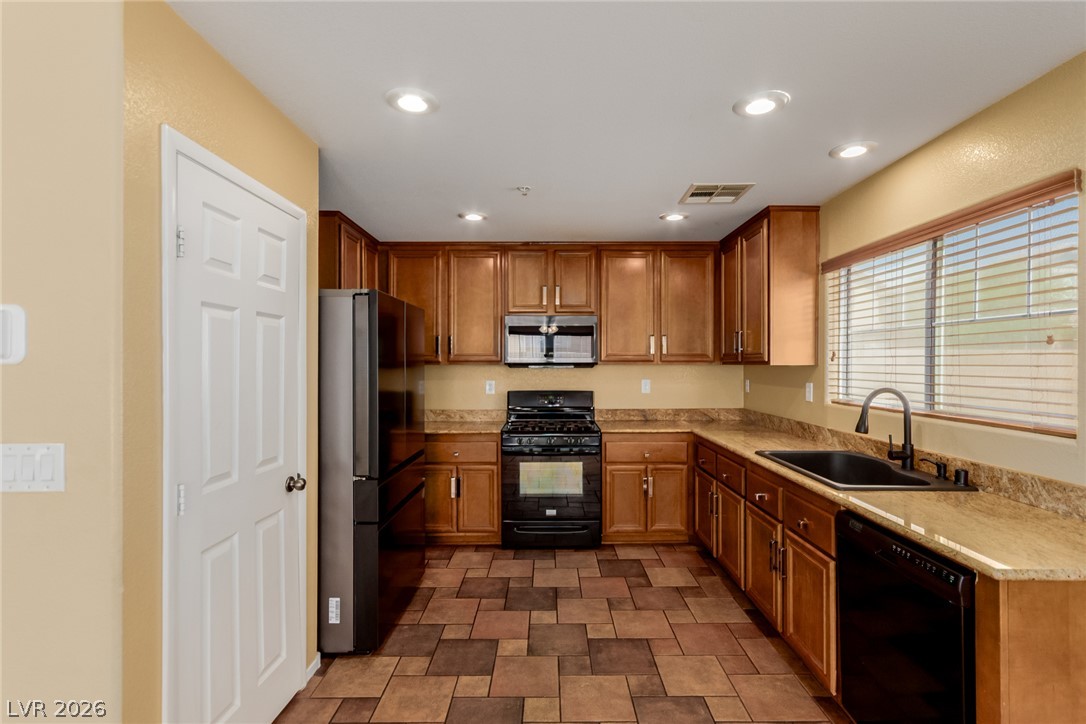 179 Redwood Pond Drive Property Photo 10
