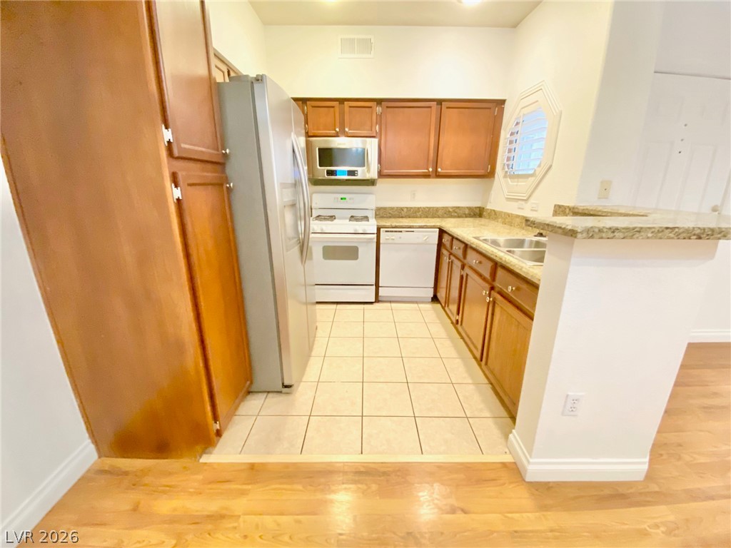 5415 West Harmon Avenue 1037 Property Photo 4