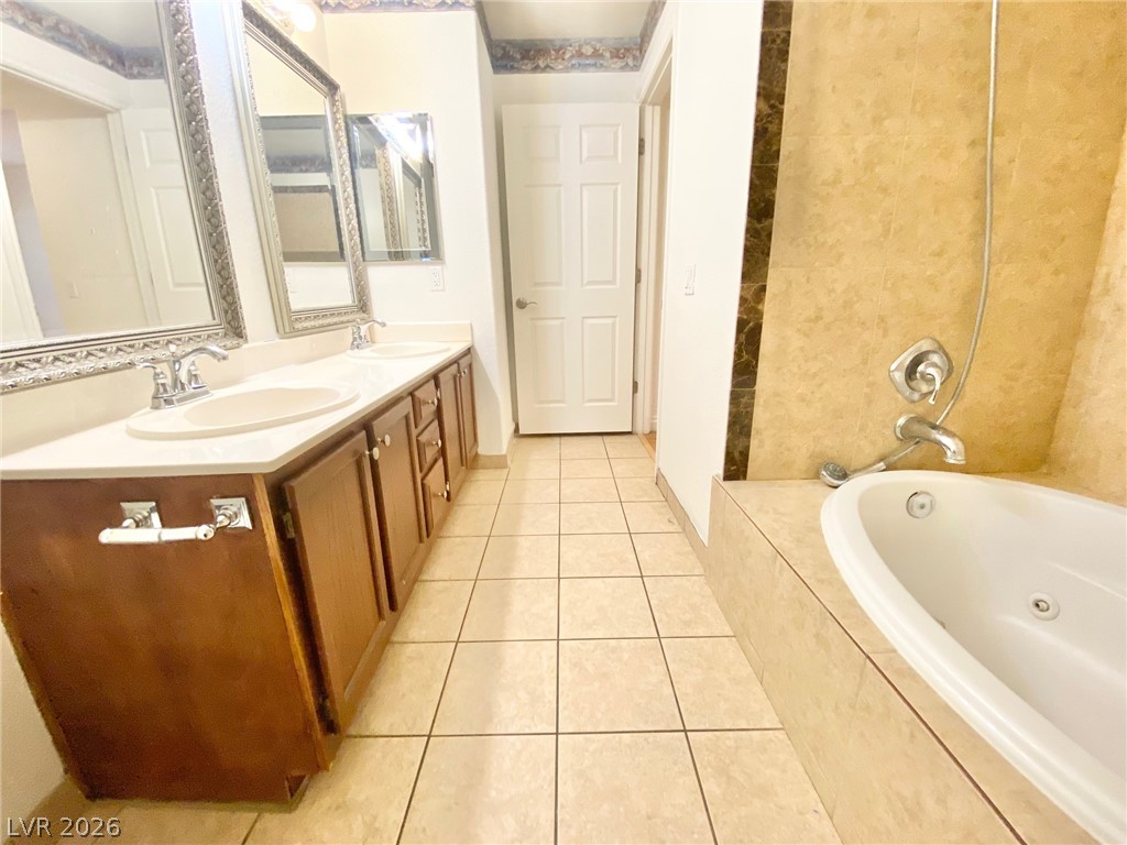 5415 West Harmon Avenue 1037 Property Photo 8