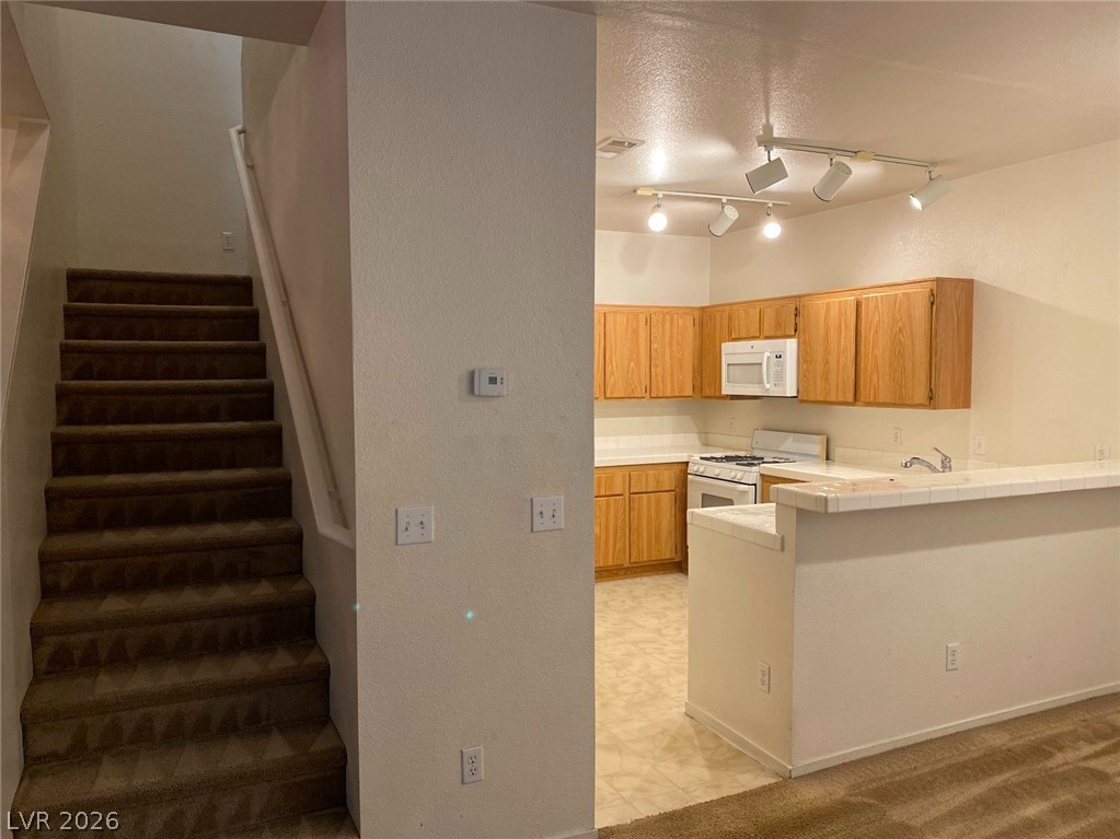 251 South Green Valley Parkway 1012 Property Photo 7