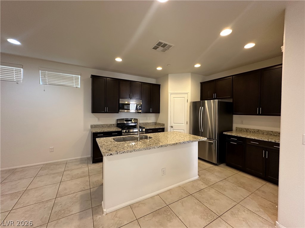 7563 Whitman Colonial Street Property Photo 5