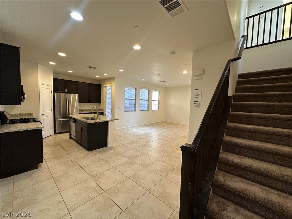 7563 Whitman Colonial Street Property Photo 6
