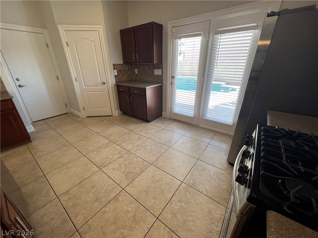 9460 Glendora Valley Street Property Photo 13