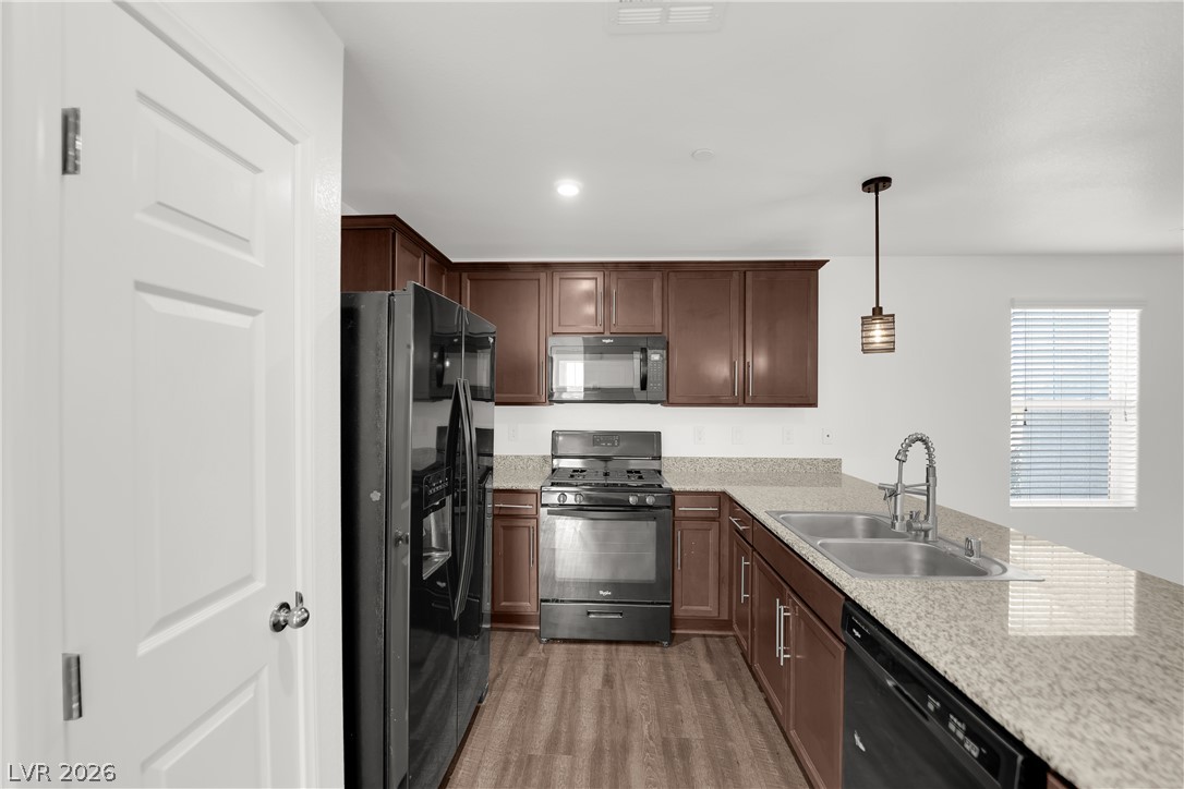 4594 Ingleton Circle Property Photo 13