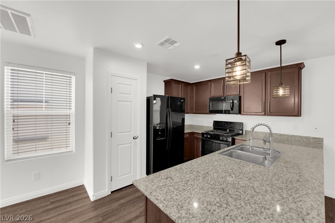 4594 Ingleton Circle Property Photo 14