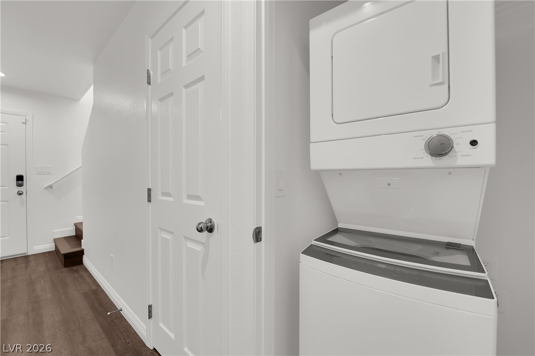 4594 Ingleton Circle Property Photo 23
