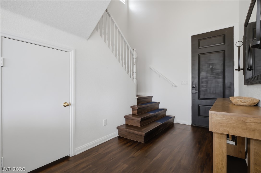 5617 Midnight Breeze Street Property Photo 5