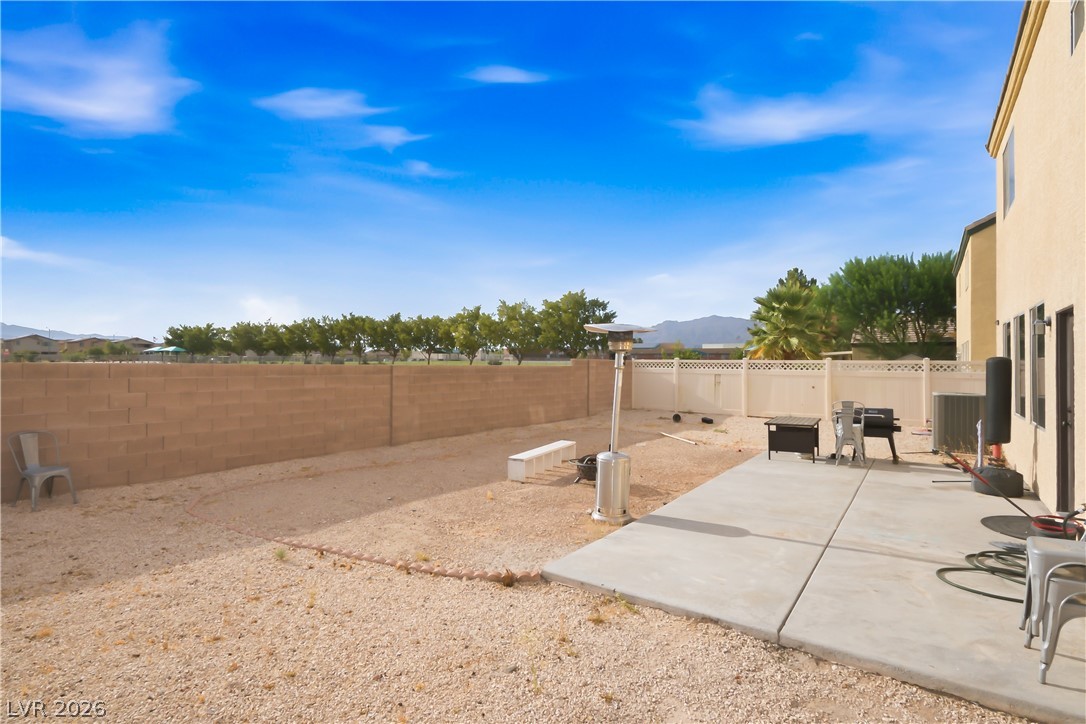 5617 Midnight Breeze Street Property Photo 28