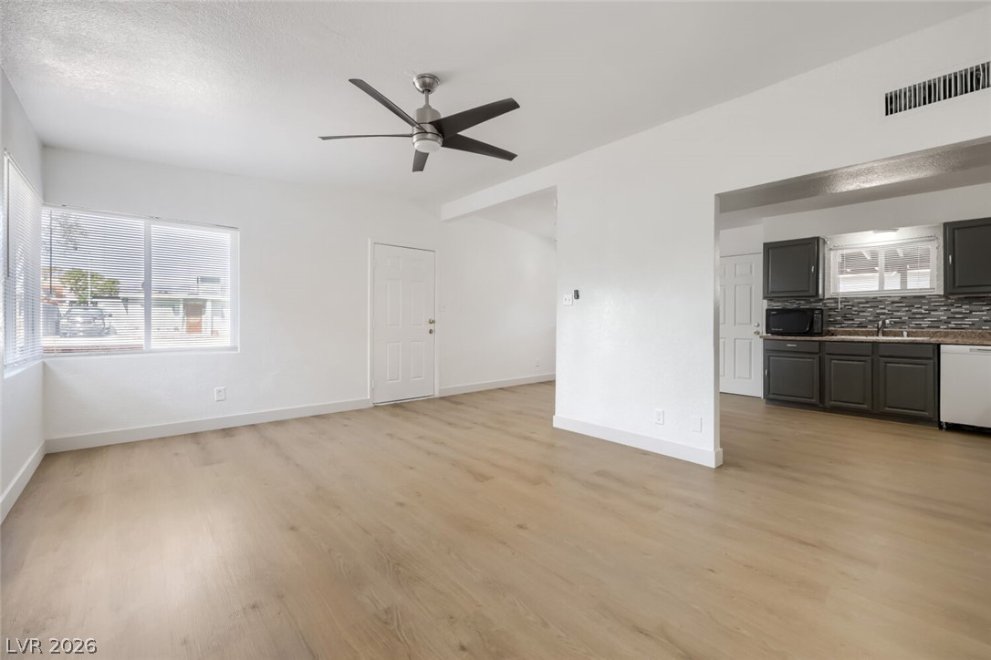 1104 Fay Boulevard Property Photo 5