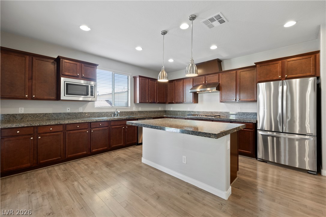 11831 Mino Rio Avenue Property Photo 2