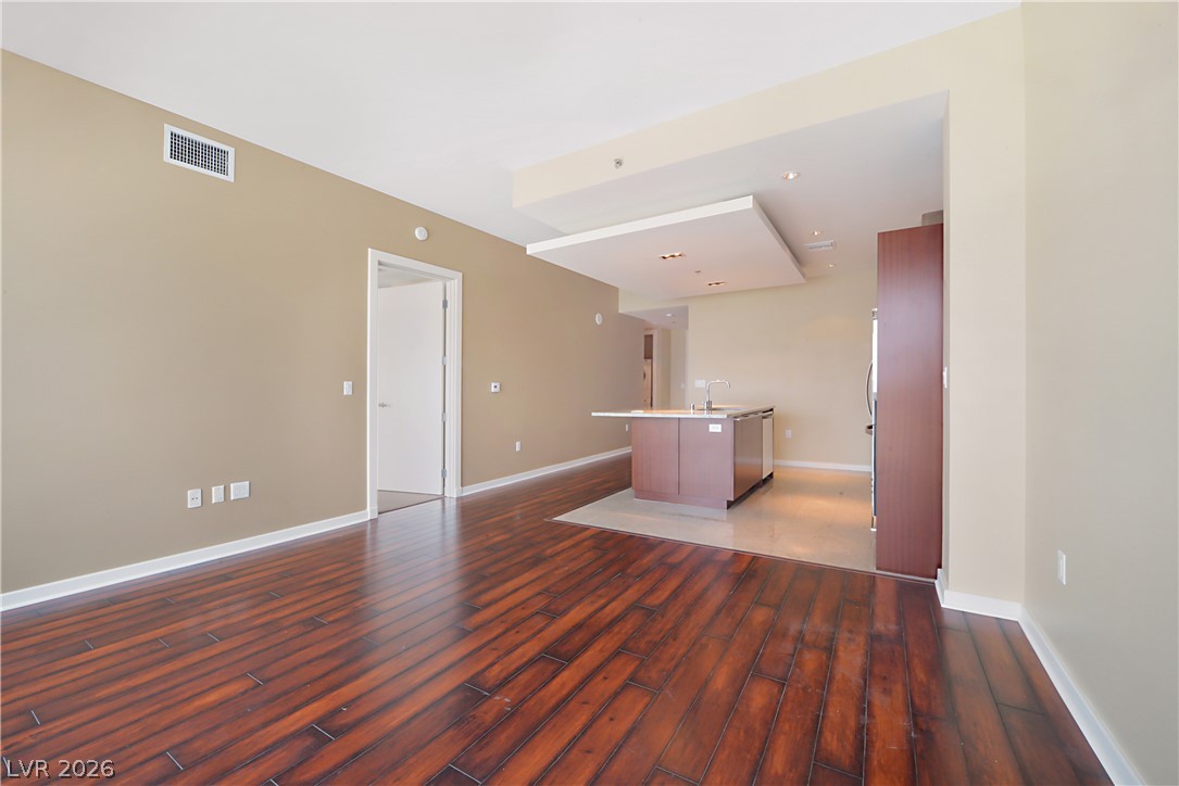 4471 Dean Martin Drive 1404 Property Photo 3