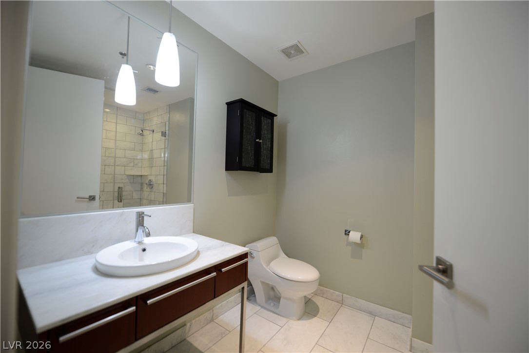 4471 Dean Martin Drive 1404 Property Photo 8