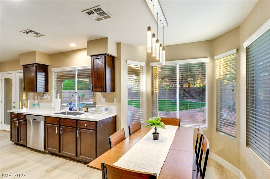1045 Thornfield Lane Property Photo 8
