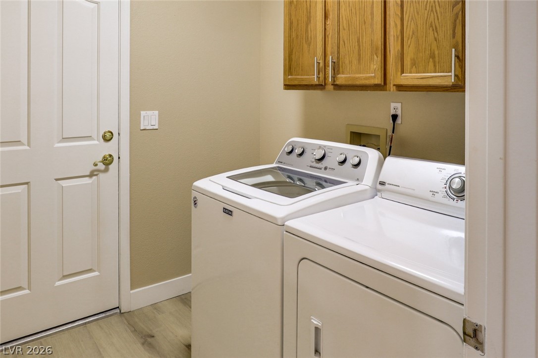 1045 Thornfield Lane Property Photo 28