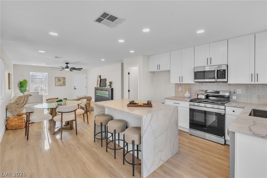 5822 Count Fleet Street Property Photo 6
