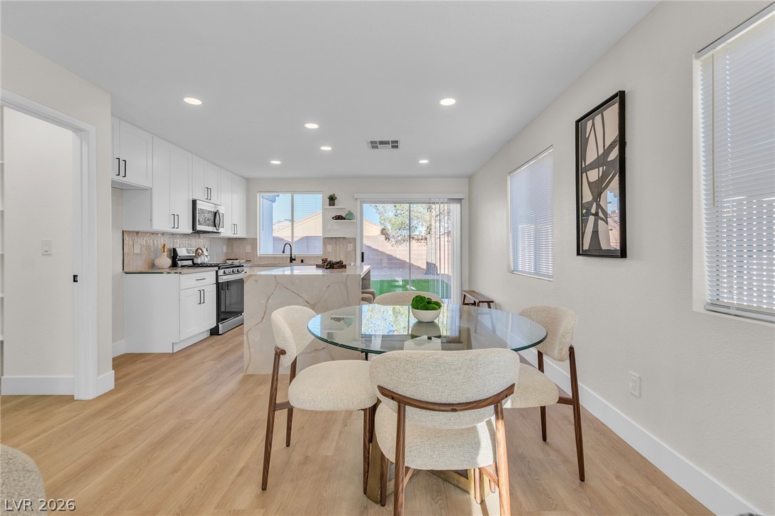 5822 Count Fleet Street Property Photo 11