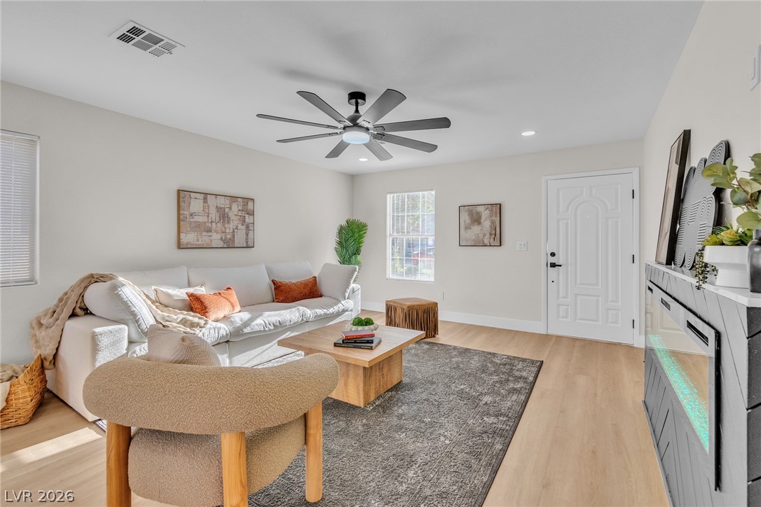 5822 Count Fleet Street Property Photo 12