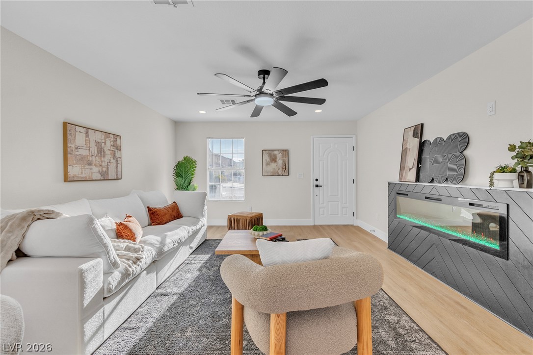 5822 Count Fleet Street Property Photo 13